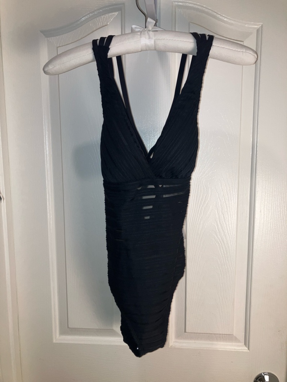 La Blanca Fluid Lines Multi-Strap Cross-Back One Piece w/ Mesh Detail, 6, Black